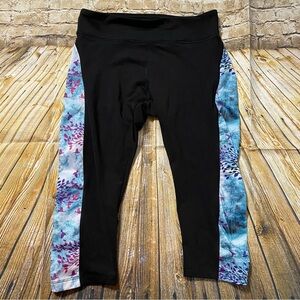 Lularoe Black Purple Floral Print Capri Leggings